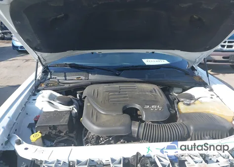 2015 Dodge Challenger Sxt z USA, uszkodzony, nr VIN 2C3CDZAG3FH861134